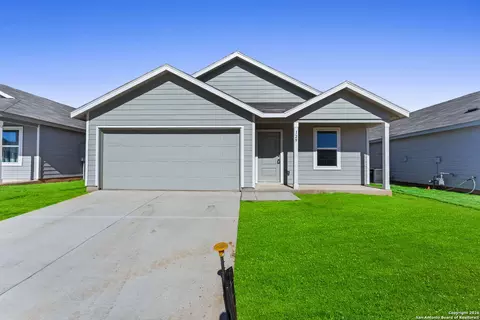 129 Alameda Dr, Fredericksburg, TX 78624