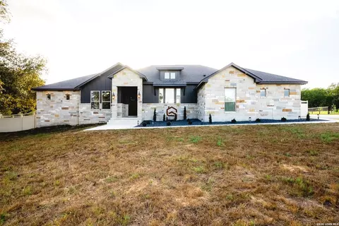 109 Owen Ridge Dr, La Vernia, TX 78121
