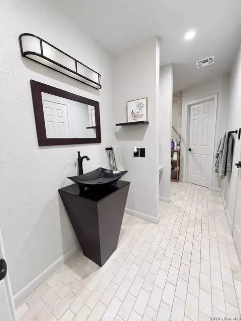Bath - 9142 Windgarden, Windcrest, TX 78239 photo 5 of 5