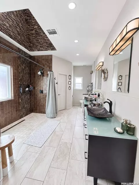 Bath - 9142 Windgarden, Windcrest, TX 78239 photo 1 of 5