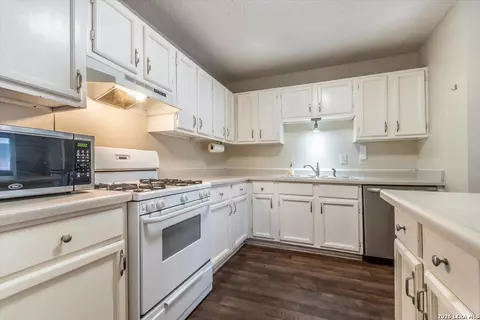 Kitchen - 9706 Meadow Dr, Converse, TX 78109 photo 3 of 3