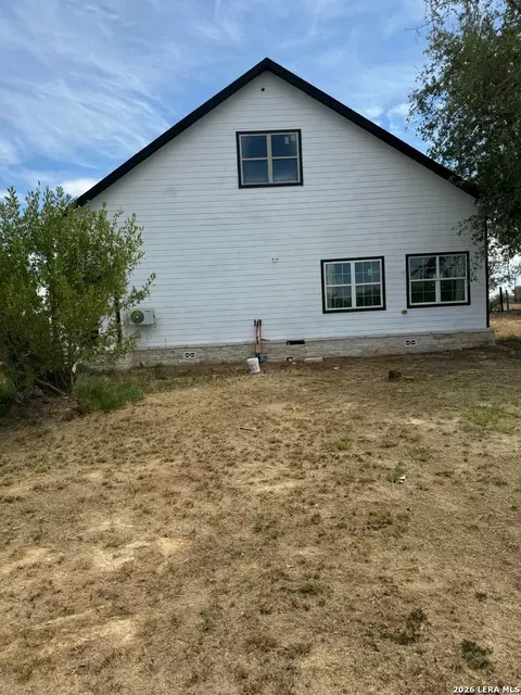 Exterior - 21805 Senior Rd, Von Ormy, TX 78073 photo 5 of 9