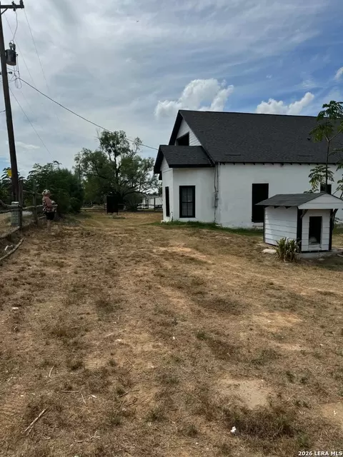 Exterior - 21805 Senior Rd, Von Ormy, TX 78073 photo 8 of 9