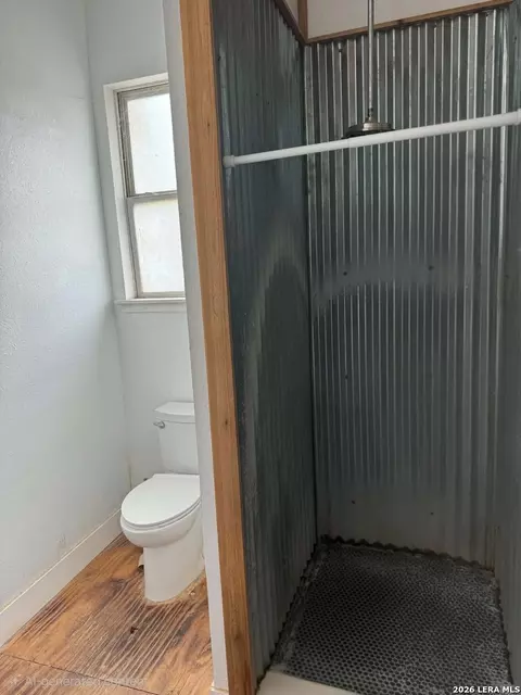 Bath - 21805 Senior Rd, Von Ormy, TX 78073 photo 1 of 3