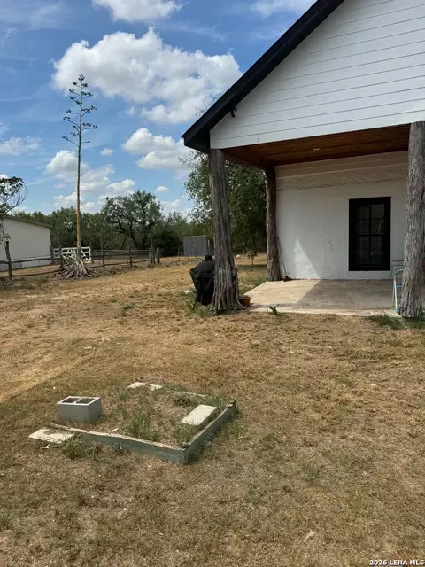Exterior - 21805 Senior Rd, Von Ormy, TX 78073 photo 4 of 9