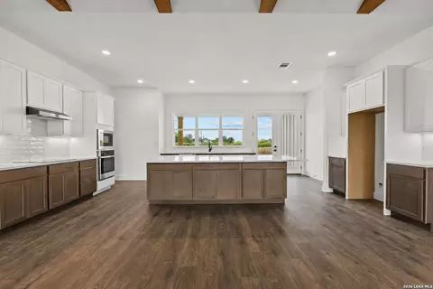 Kitchen - 729 County Road 664, Devine, TX 78016 photo 1 of 3