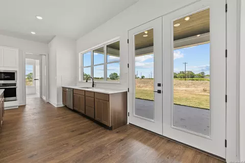 Other - 729 County Road 664, Devine, TX 78016 photo 1 of 4
