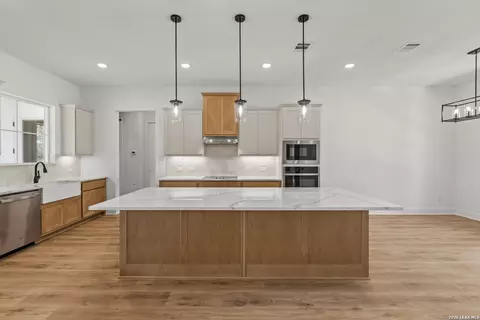 Kitchen - 3539 County Road 676, Devine, TX 78016 photo 1 of 4