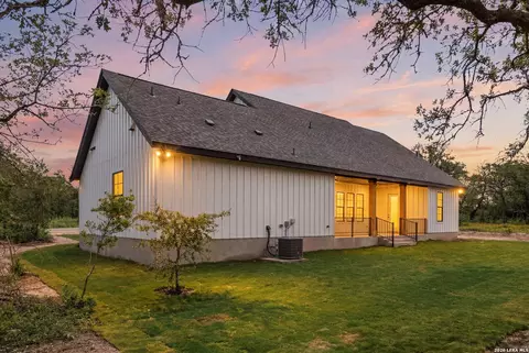 Exterior - 3539 County Road 676, Devine, TX 78016 photo 3 of 5