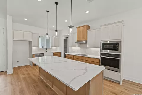 Kitchen - 3539 County Road 676, Devine, TX 78016 photo 2 of 4