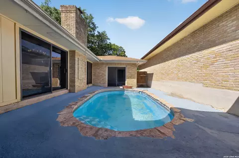 Exterior - 5806 Winterhaven Dr, Windcrest, TX 78239 photo 4 of 13