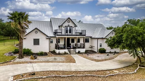 725 Winding Vw, New Braunfels, TX 78132