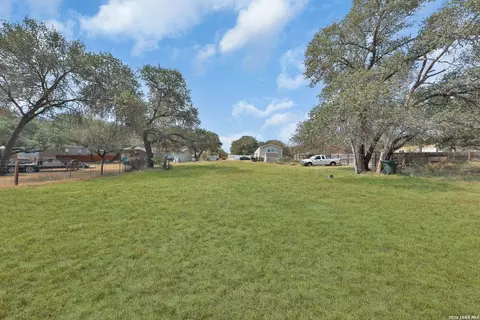 235 Brianna Ct, Von Ormy, TX 78073 photo 21
