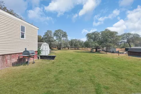 235 Brianna Ct, Von Ormy, TX 78073 photo 20