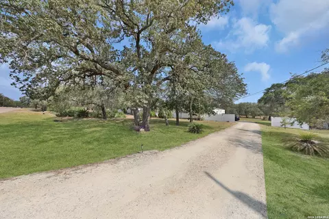 235 Brianna Ct, Von Ormy, TX 78073 photo 2