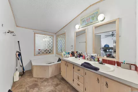 235 Brianna Ct, Von Ormy, TX 78073 photo 18