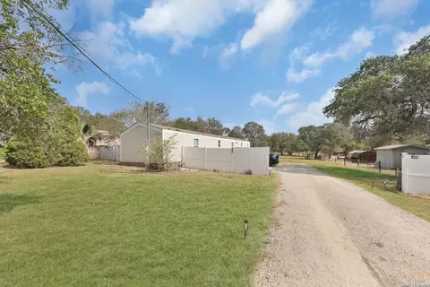 235 Brianna Ct, Von Ormy, TX 78073 photo 4