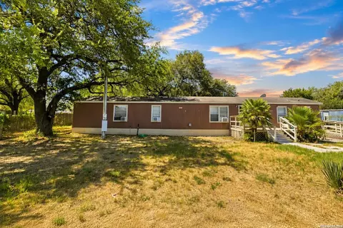 4811 Lost Hls, Elmendorf, TX 78112