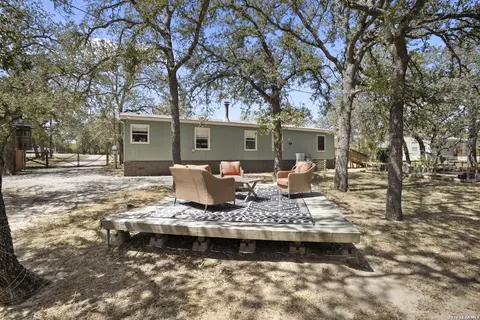 Exterior - 170 Savannah Grv, Von Ormy, TX 78073 photo 5 of 9