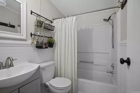 Bath - 170 Savannah Grv, Von Ormy, TX 78073 photo 3 of 3