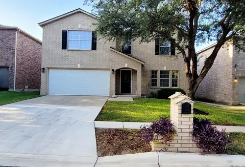 6729 Crest Pl, Live Oak, TX 78233