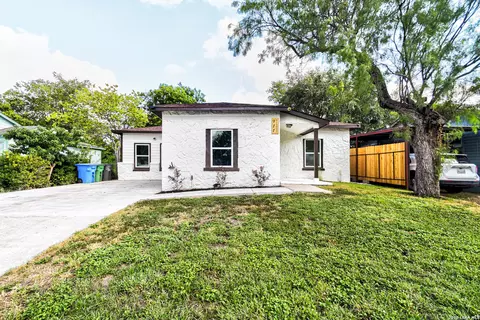 911 W Wildwood Dr, San Antonio, TX 78201