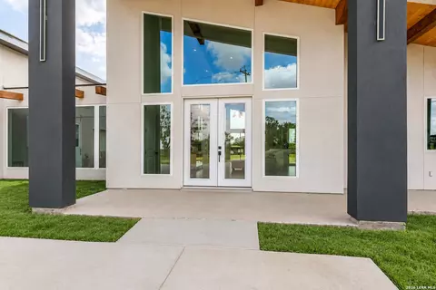 Exterior - 21660 Senior Rd #2, Von Ormy, TX 78073 photo 4 of 9
