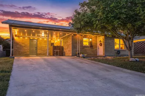 1602 Deer Trl, Kerrville, TX 78028