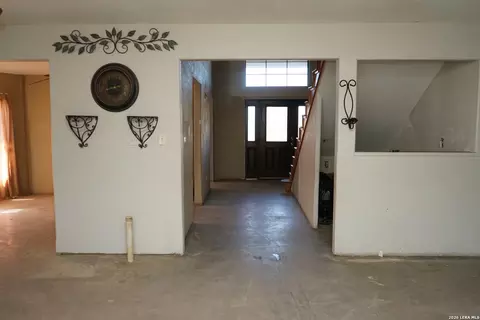 Entry Way - 3822 Dalia St, Eagle Pass, TX 78852 photo 5 of 9