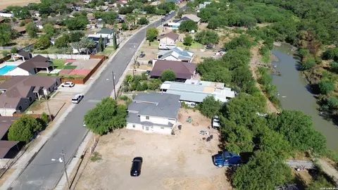 View/Area - 3822 Dalia St, Eagle Pass, TX 78852 photo 4 of 6