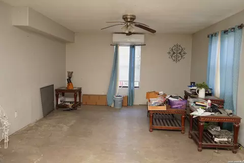 Living - 3822 Dalia St, Eagle Pass, TX 78852 photo 3 of 4