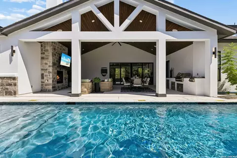 5314 Blackberry Dr, Leon Valley, TX 78238
