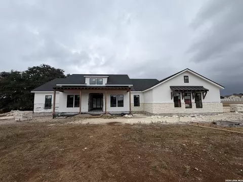 213 Lucky Rdg, Bandera, TX 78003