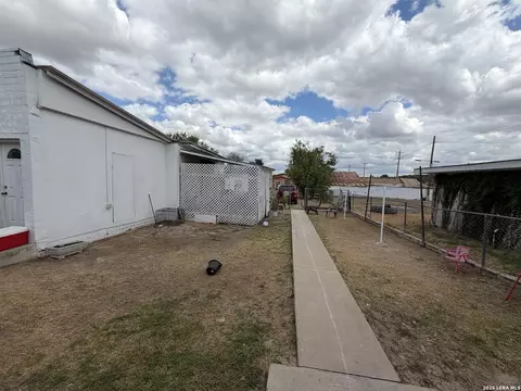 Exterior - 714 Webster St, Eagle Pass, TX 78852 photo 4 of 4