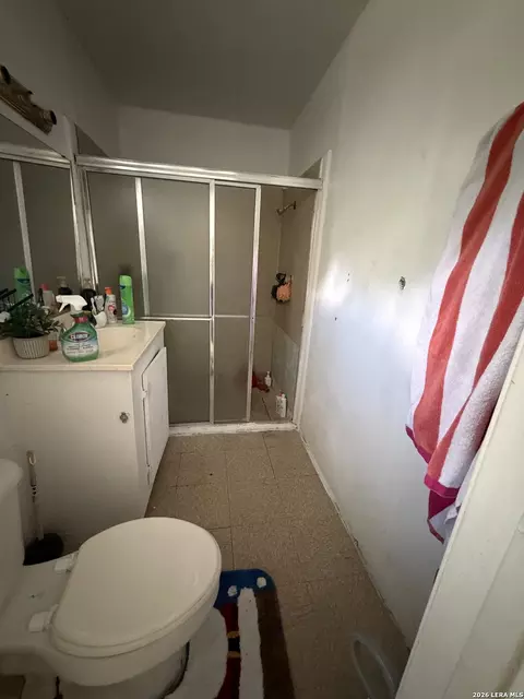 Bath - 714 Webster St, Eagle Pass, TX 78852 photo 1 of 3