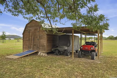 Exterior - 809 Rivertree Rd, Leakey, TX 78873 photo 14 of 15