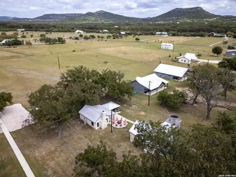 View/Area - 809 Rivertree Rd, Leakey, TX 78873 photo 1 of 6