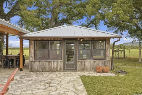 Exterior - 809 Rivertree Rd, Leakey, TX 78873 photo 10 of 15