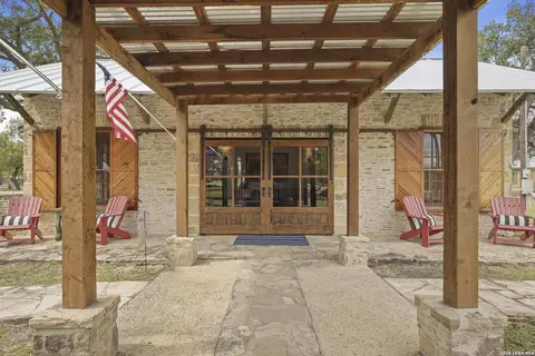 Exterior - 809 Rivertree Rd, Leakey, TX 78873 photo 6 of 15
