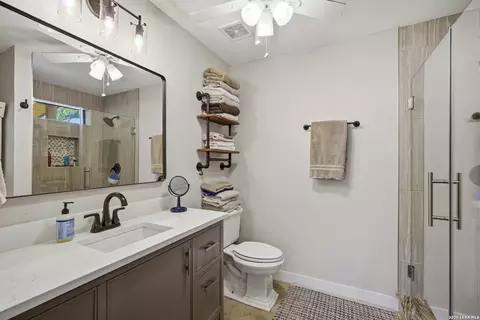 Bath - 809 Rivertree Rd, Leakey, TX 78873 photo 3 of 3