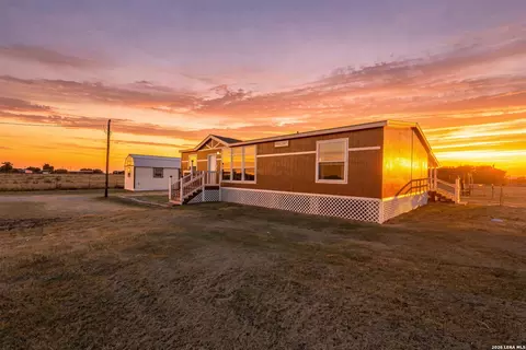 497 Pr 6431, Hondo, TX 78861