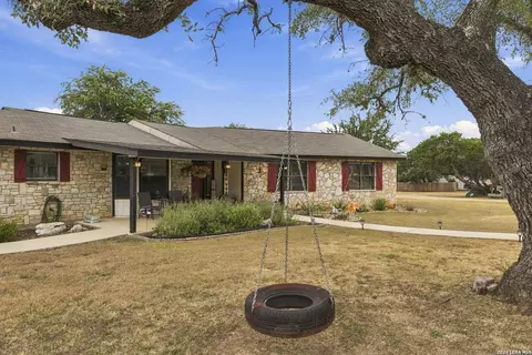 297 Starburst Ln, Bandera, TX 78003