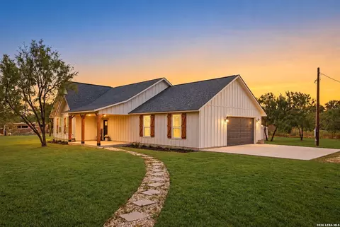 Exterior - 351 Private Road 6623, Devine, TX 78016 photo 2 of 15