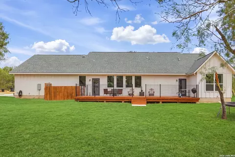 Exterior - 351 Private Road 6623, Devine, TX 78016 photo 13 of 15