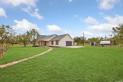 Exterior - 351 Private Road 6623, Devine, TX 78016 photo 5 of 15