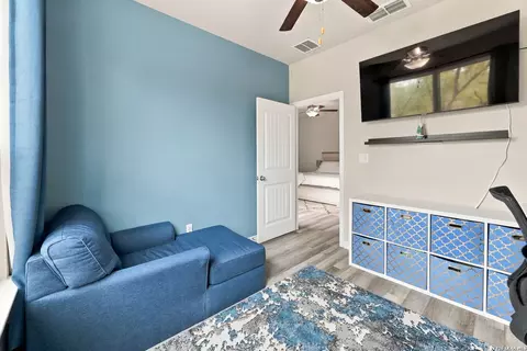 Bedroom - 351 Private Road 6623, Devine, TX 78016 photo 4 of 7