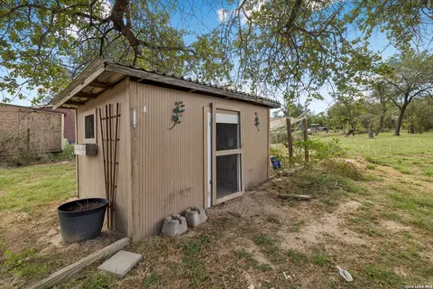 30 Terry Ln, Lytle, TX 78052 photo 33
