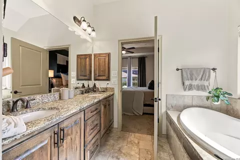 Bath - 108 Park Hts, Poth, TX 78147 photo 2 of 3