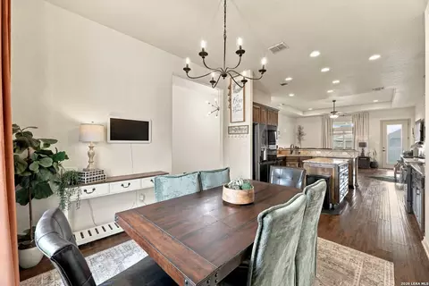 Dining - 108 Park Hts, Poth, TX 78147 photo 2 of 2