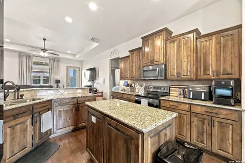 Kitchen - 108 Park Hts, Poth, TX 78147 photo 2 of 4